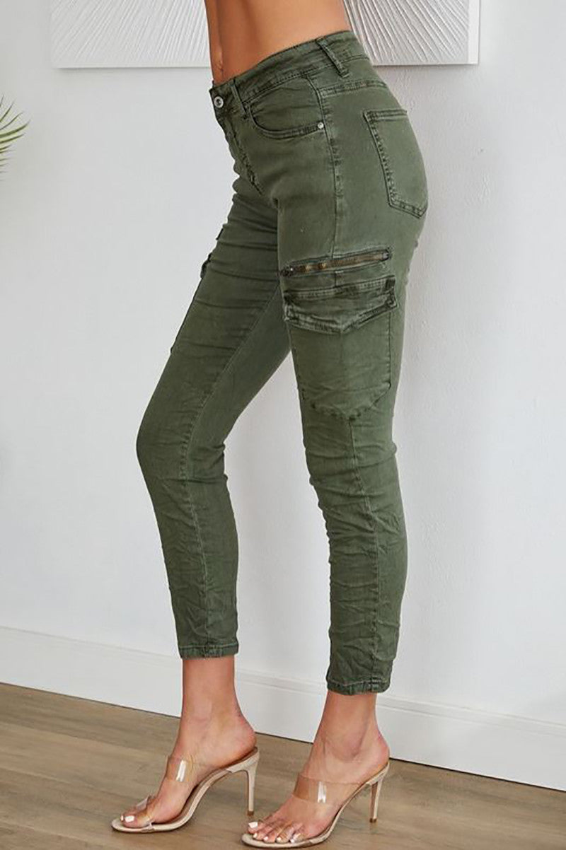 Crinkle jogger cargo pants in army green side view