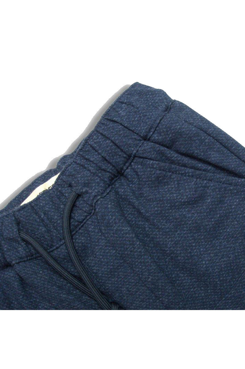 everyday stretch pant in ink flat detail view