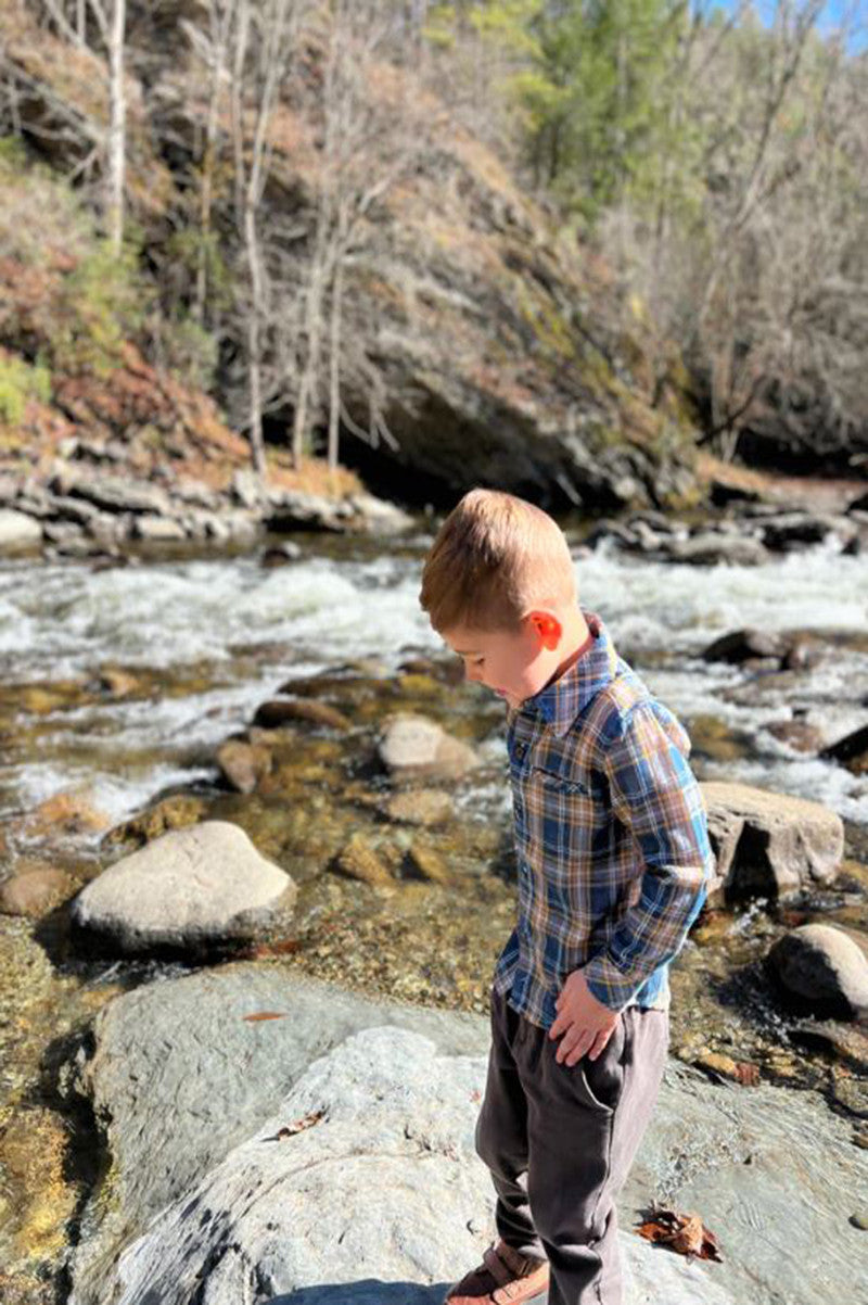 Atwood woven shirt in blue gold style view