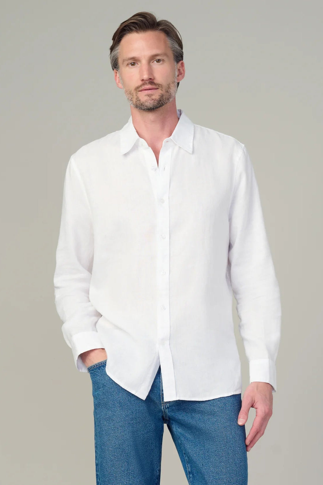 JAKOB LINEN SHIRT IN OPTIC WHITE FRONT VIEW
