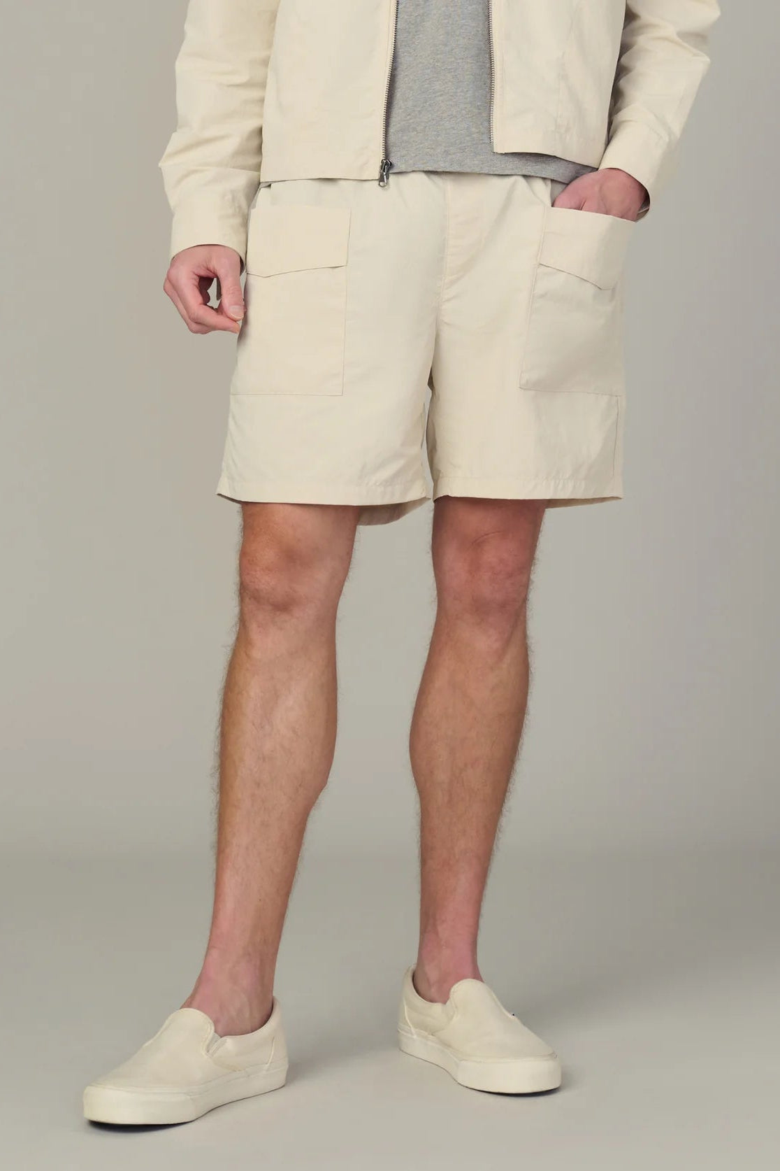 MODERN CARGO SHORT IN PAPYRUS FRONT VIEW