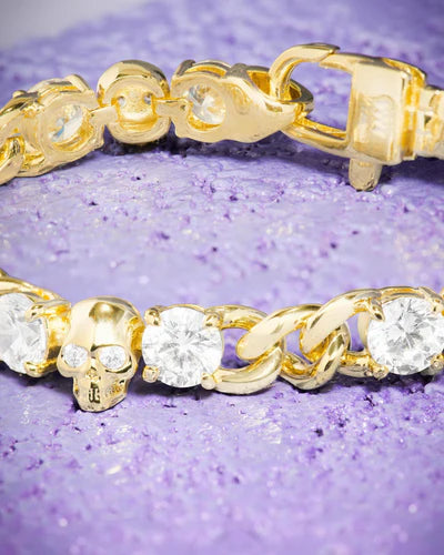 Ride or die cuban chain bracelet in gold close up view