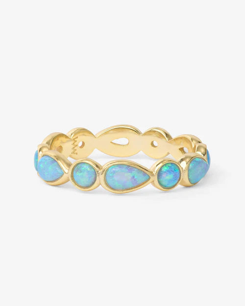Isla ring in gold with blue opal