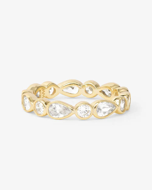 Isla ring in gold with white gems