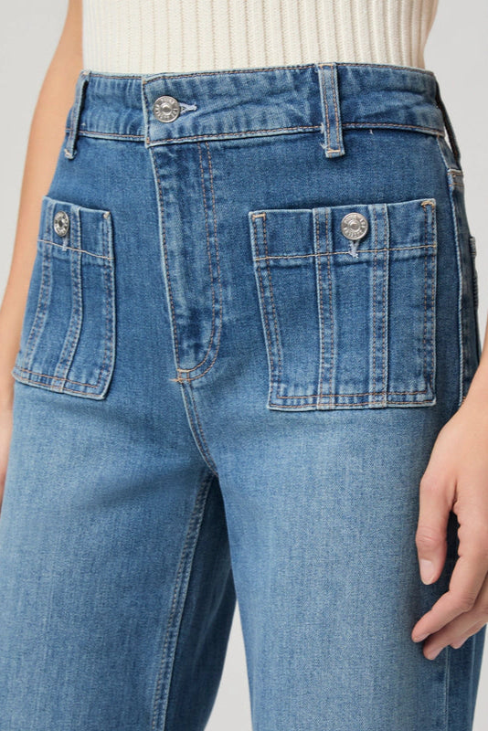 ANESSA 31" w/SEAMED PATCH POCKETS IN PALEY FRONT CLOSEUP VIEW