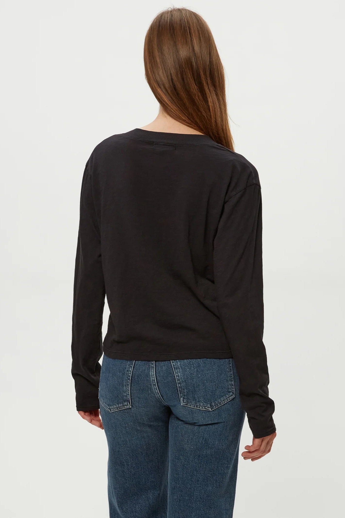 BREA CROPPED LONG SLEEVE V-NECK TEE IN BLACK BACK VIEW
