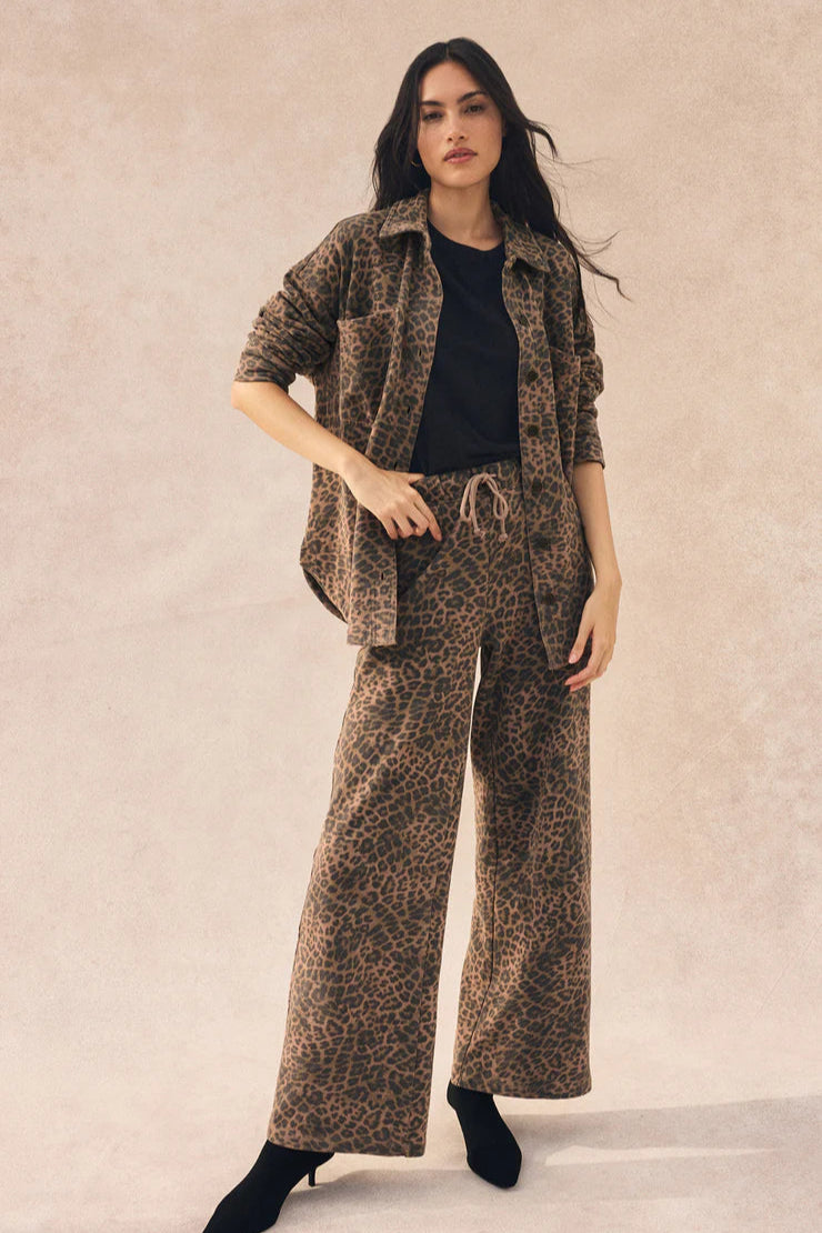 HUNTER LEOPARD KNIT PANT IN DESERT TAN FRONT VIEW