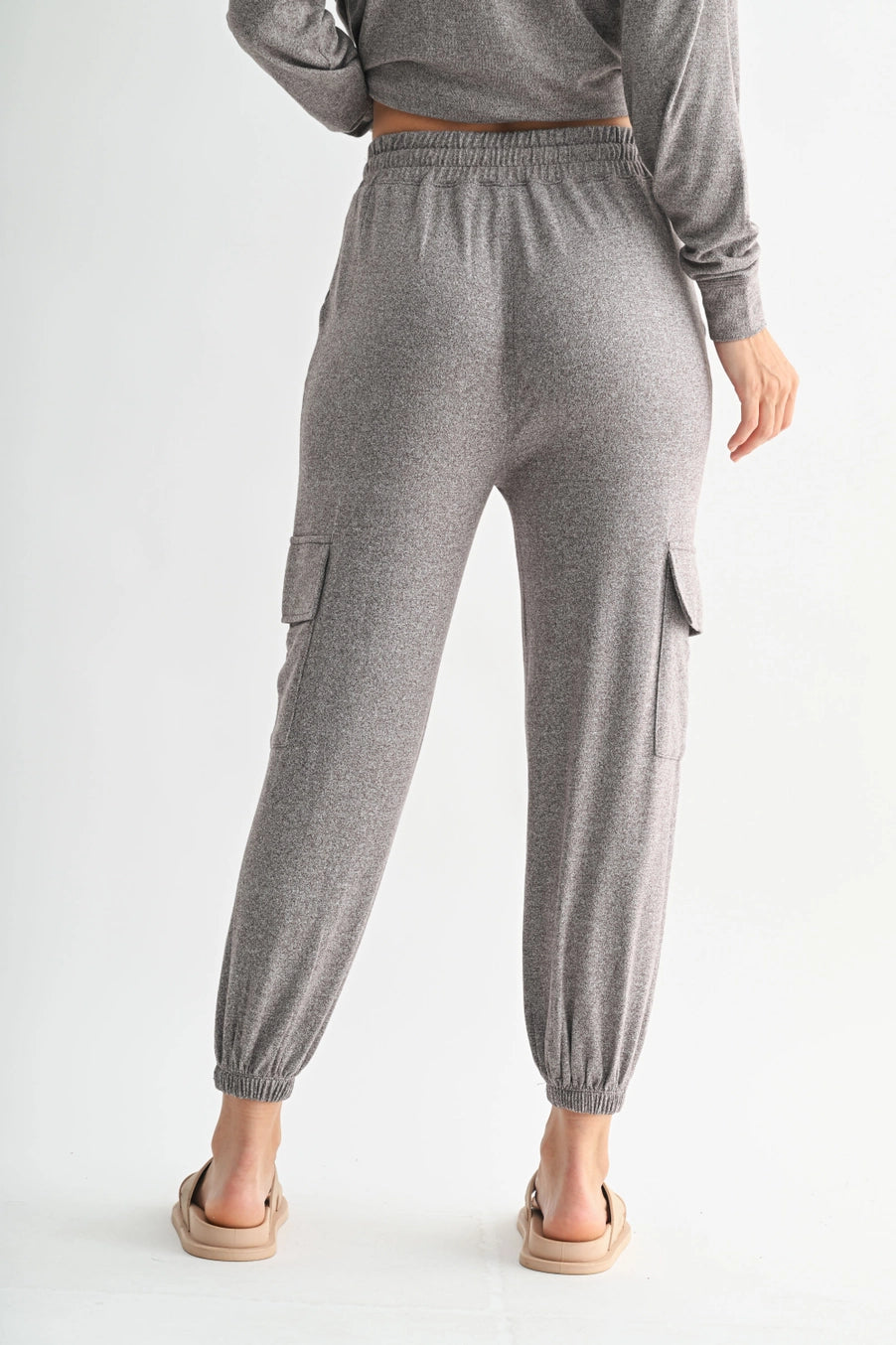 Hacci cargo lounge jogger in espresso back view