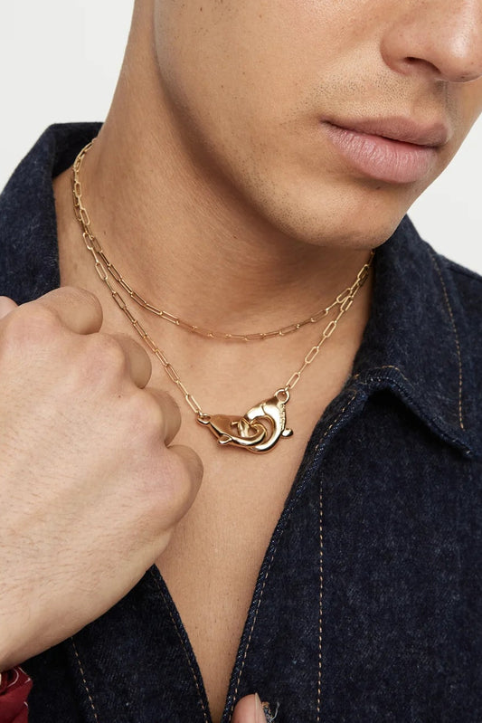 SER INSEPARABLE NECKLACE IN GOLD FRONT VIEW LAYERED ON