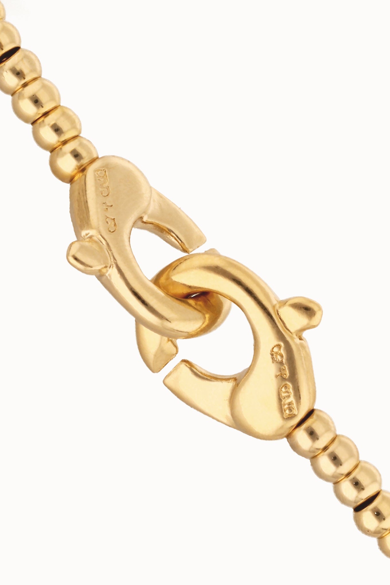 SER INSEPARABLE BRACELET IN GOLD CLOSEUP VIEW