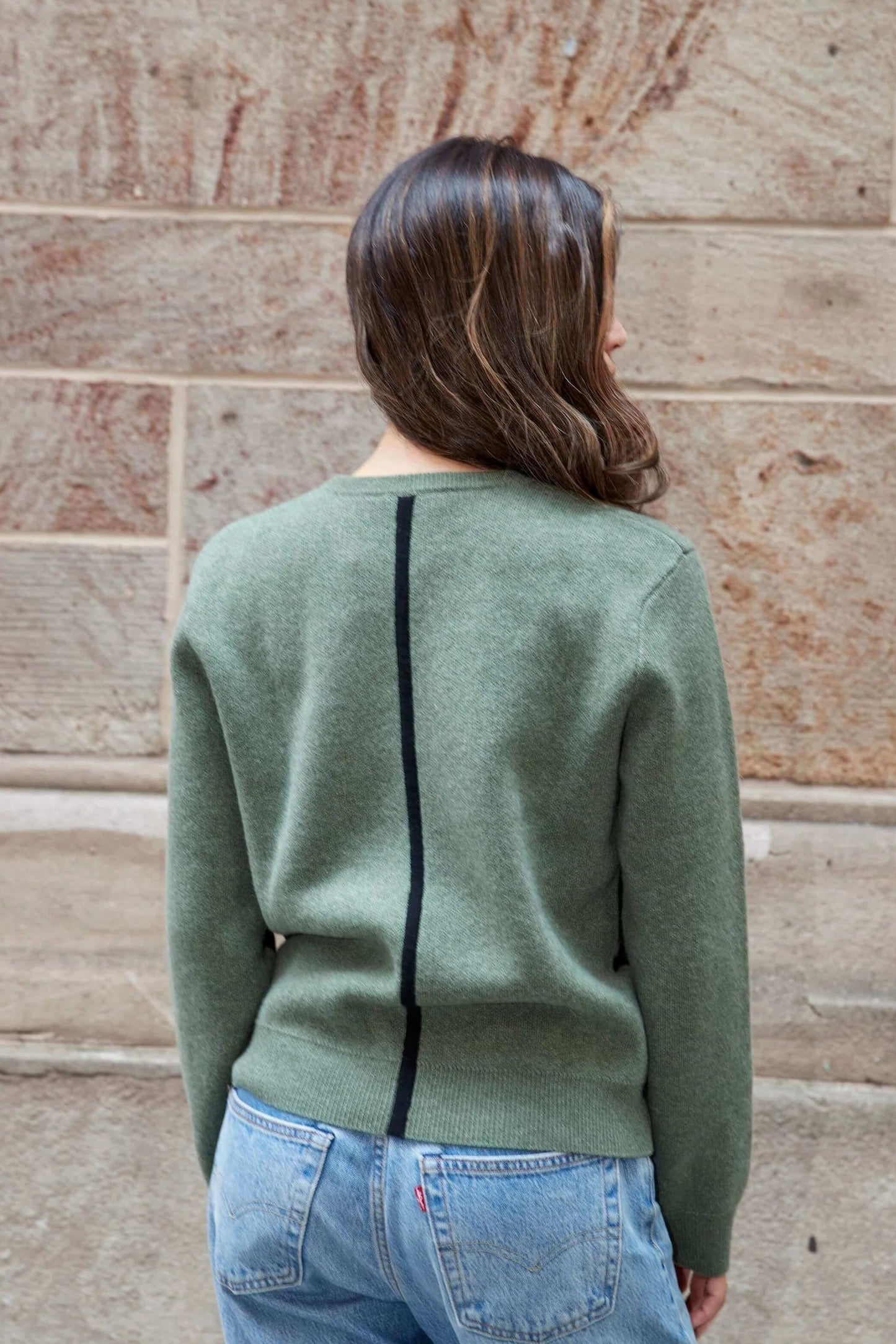 THE NEW YORKER SWEATER IN GREEN BACK VIEW