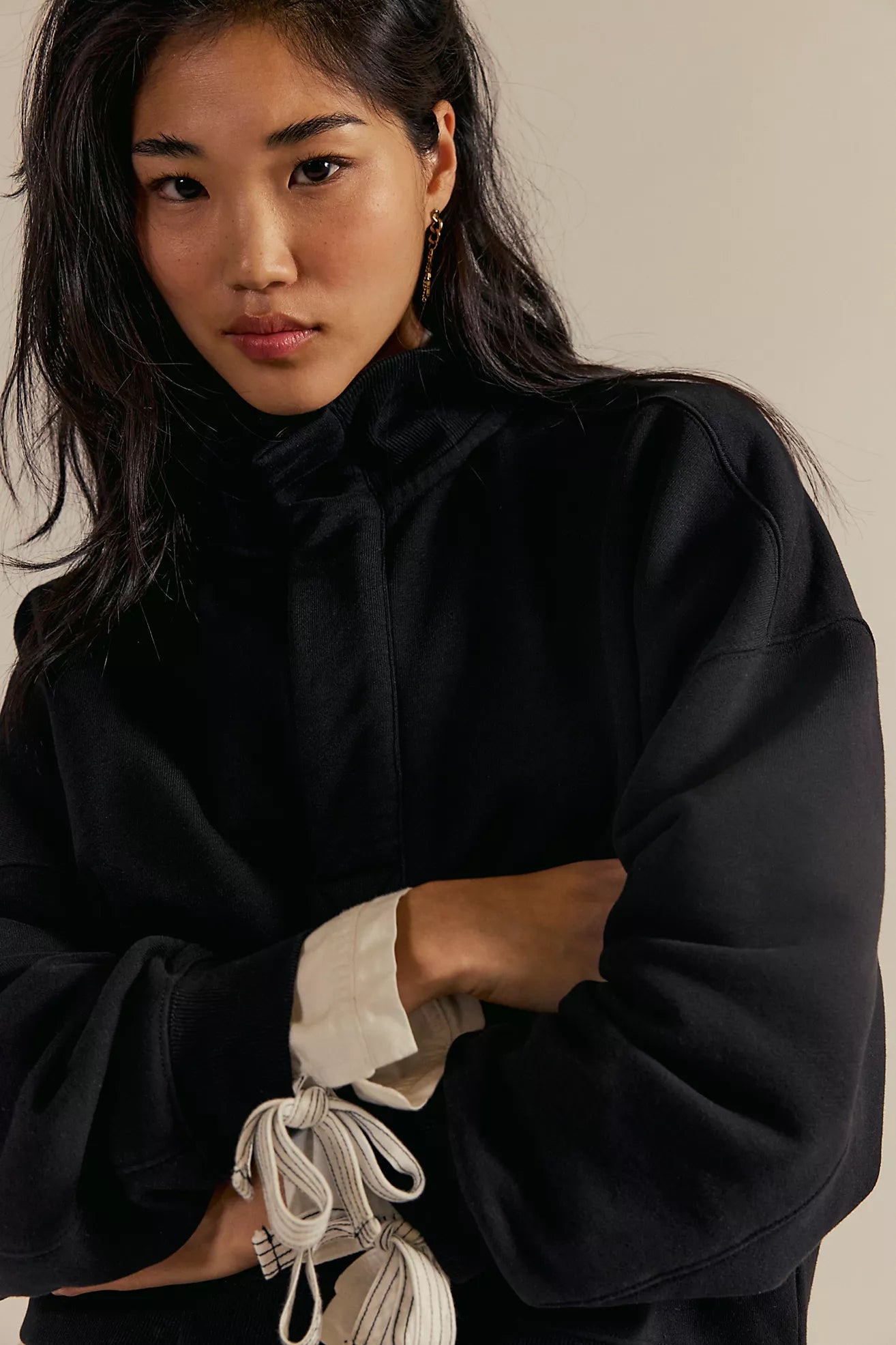 TIMELESS PULLOVER IN BLACK FRONT VIEW