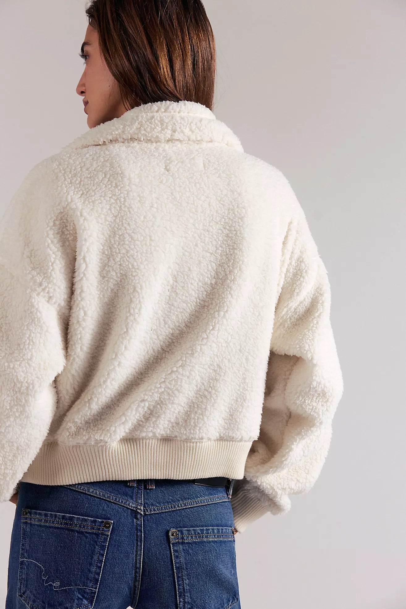 ALPINE SHERPA CARDI IN WHITE SWAN BACK VIEW