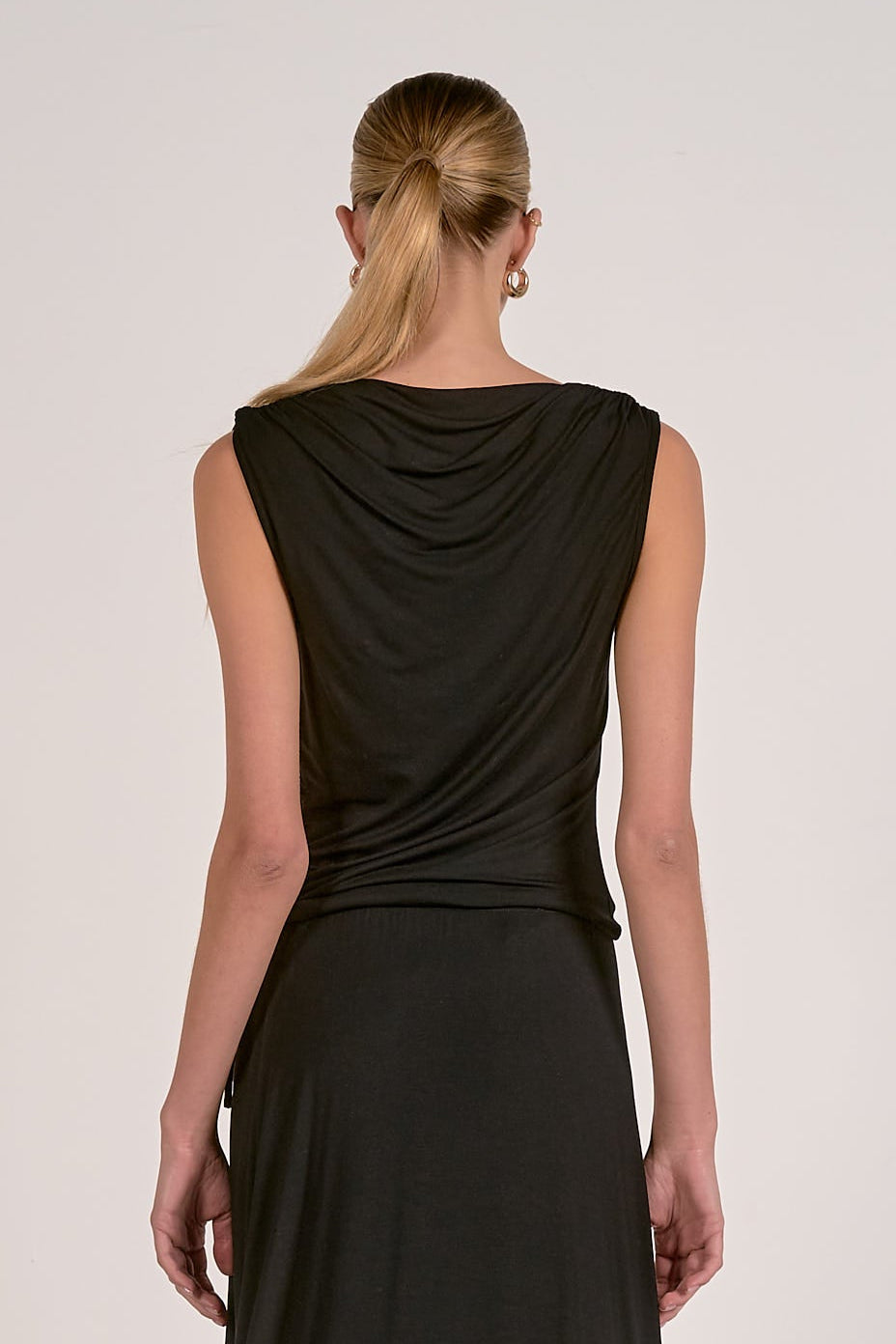CAP SLEEVE TOP IN BLACK BACK VIEW