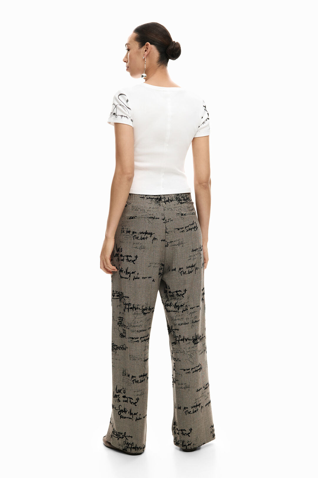 Plaid lettering trouser in gris medio back view
