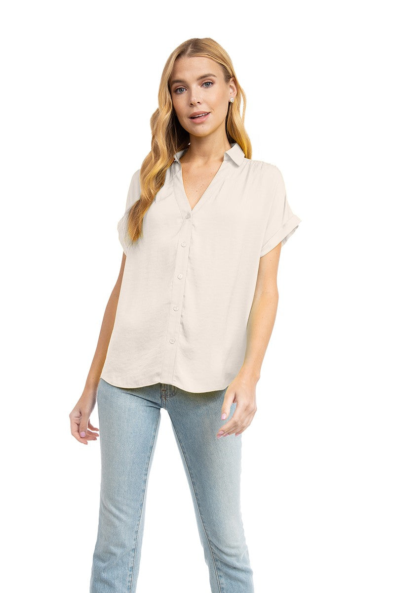 SHORT SLEEVE BLOUSE in papyrus, button-front V-neck, short sleeves