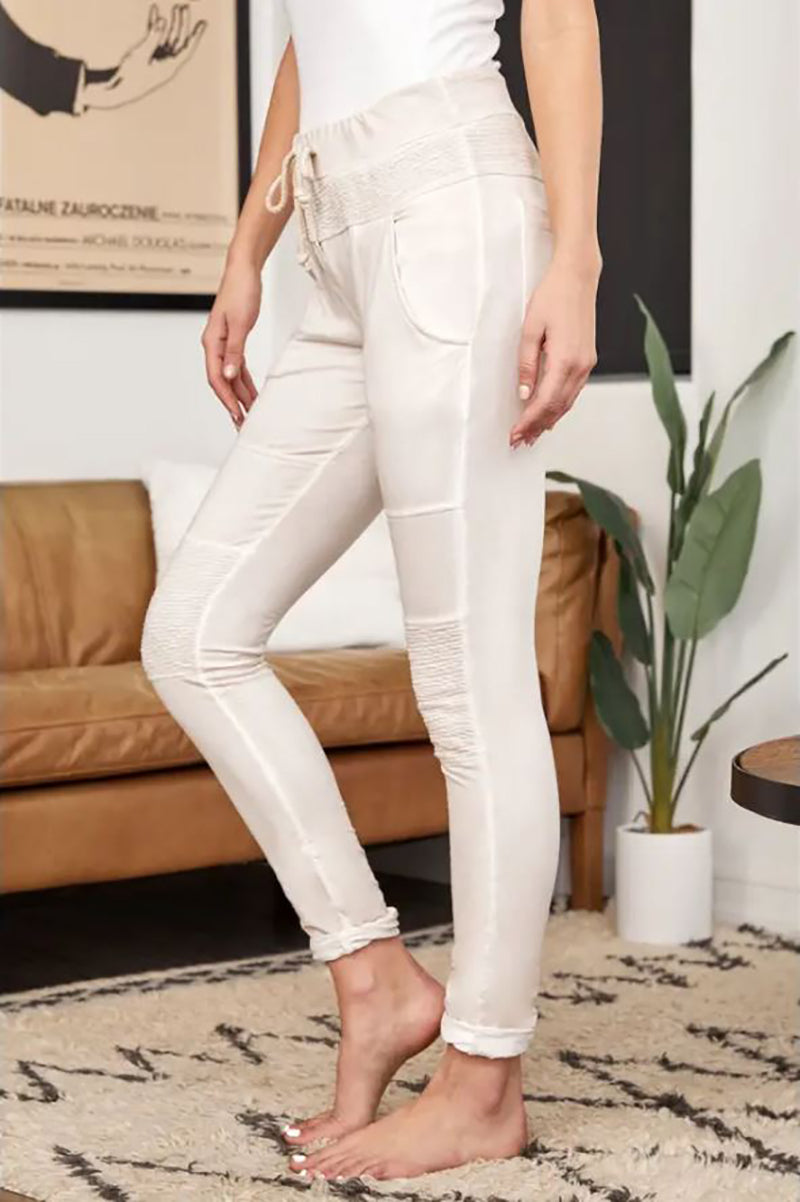 Motto Drawstring jogger light beige in side view