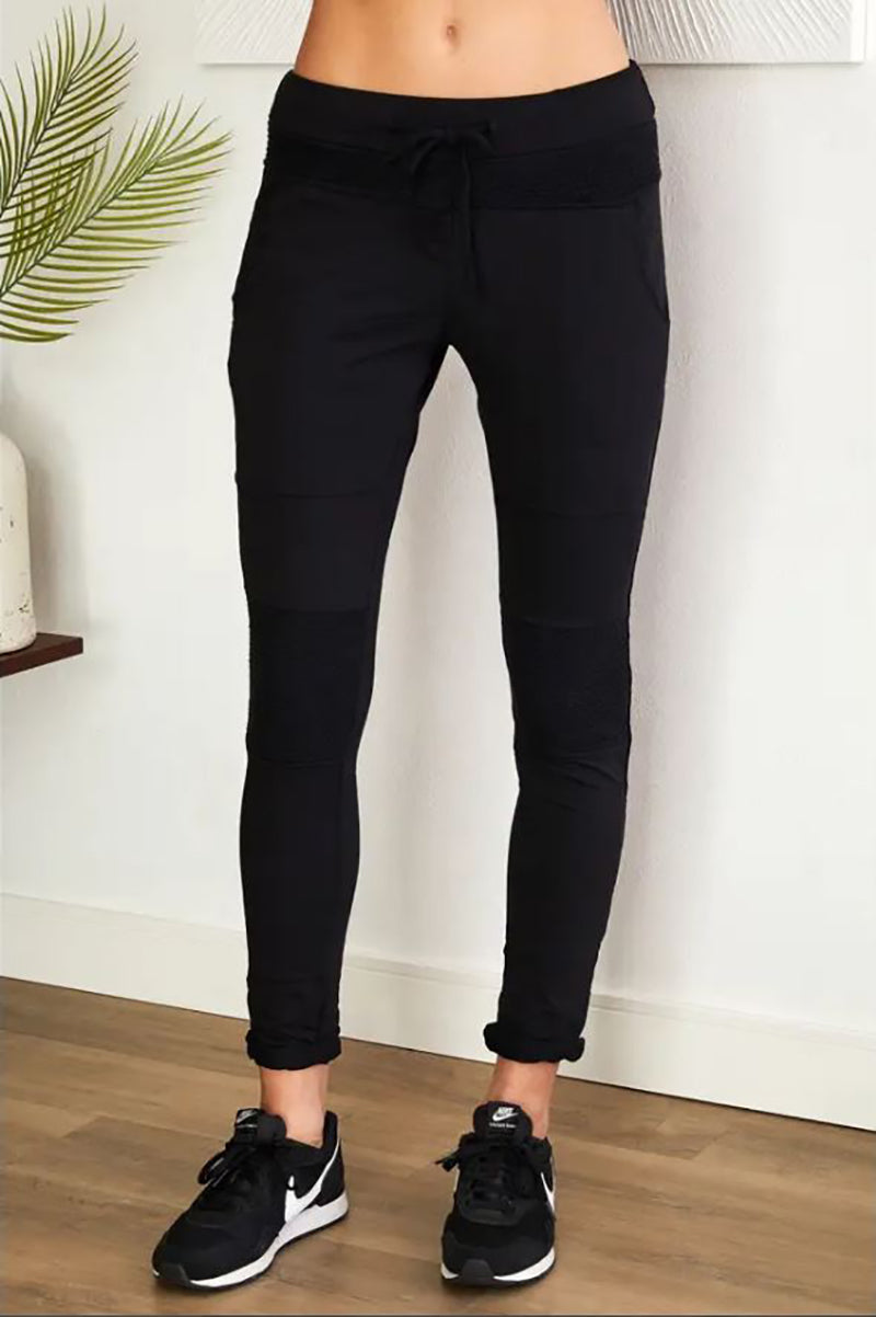 Motto Drawstring jogger black in front view