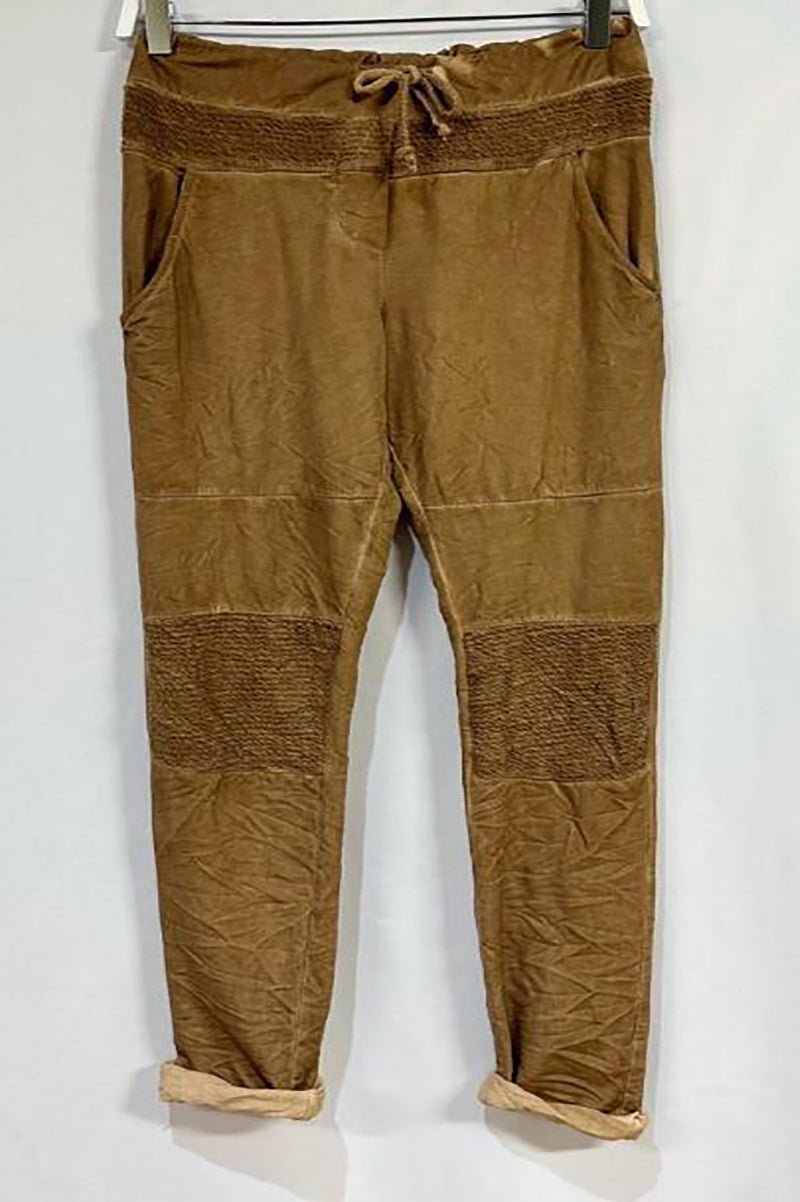 Motto Drawstring jogger light dark olive in front view
