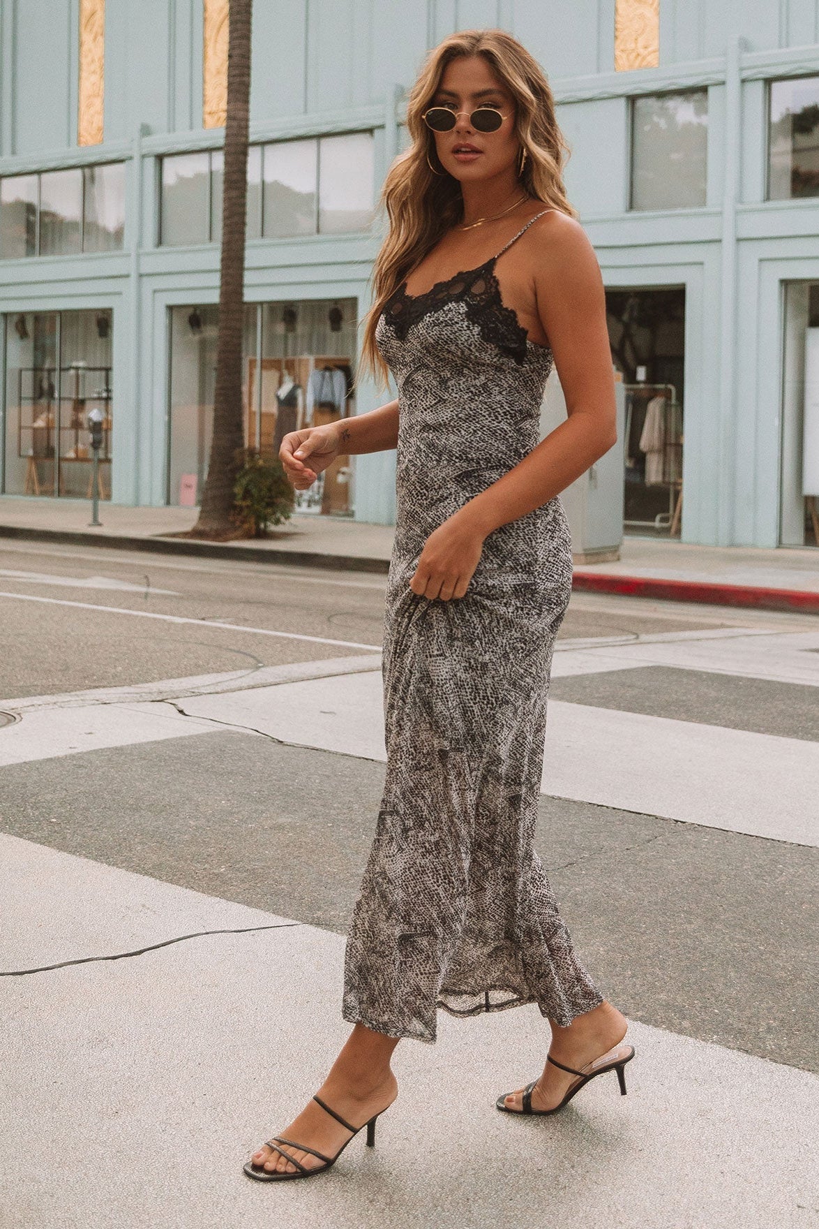 Print lace maxi dress with spaghetti traps in cream black side view