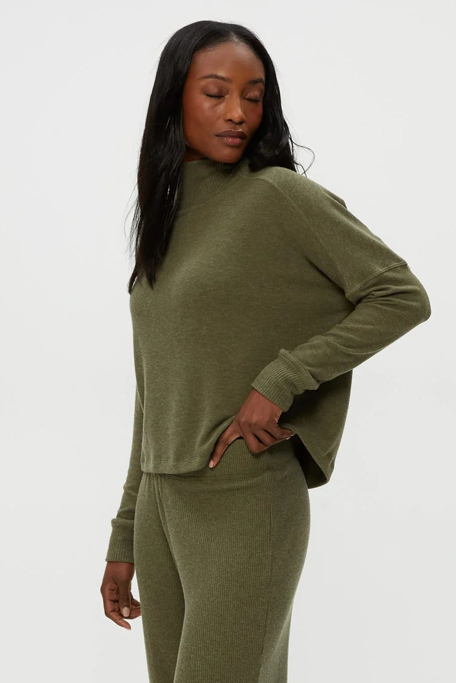 FRIDA MOCK NECK TOP IN TOPIARY SIDE VIEW