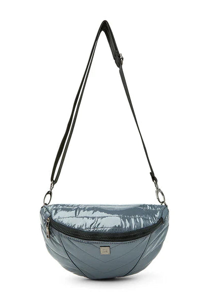 LITTLE RUNAWAY BAG IN CARBON PATENT FRONT VIEW