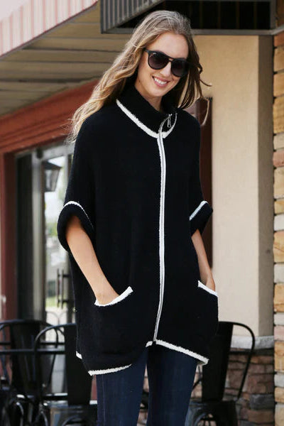 ZIPPER JACKET W/ FRONT POCKETS IN BLACK FRONT VIEW