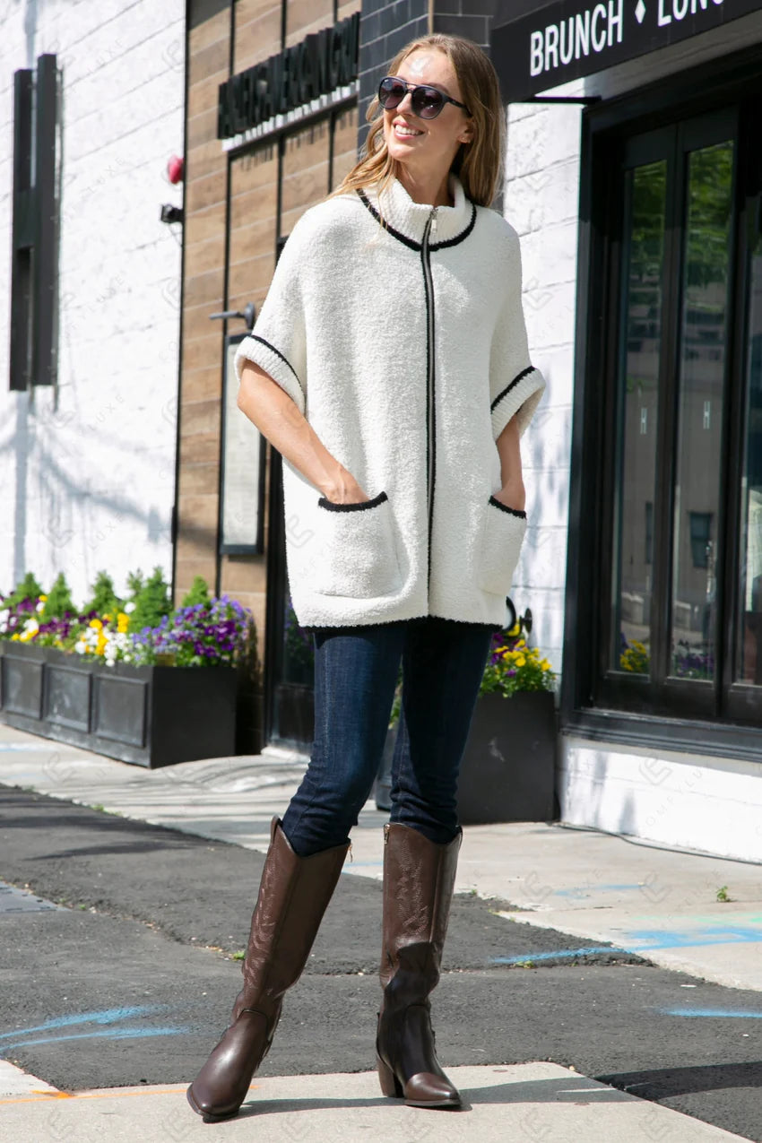 ZIPPER JACKET W/ FRONT POCKETS IN IVORY FRONT VIEW