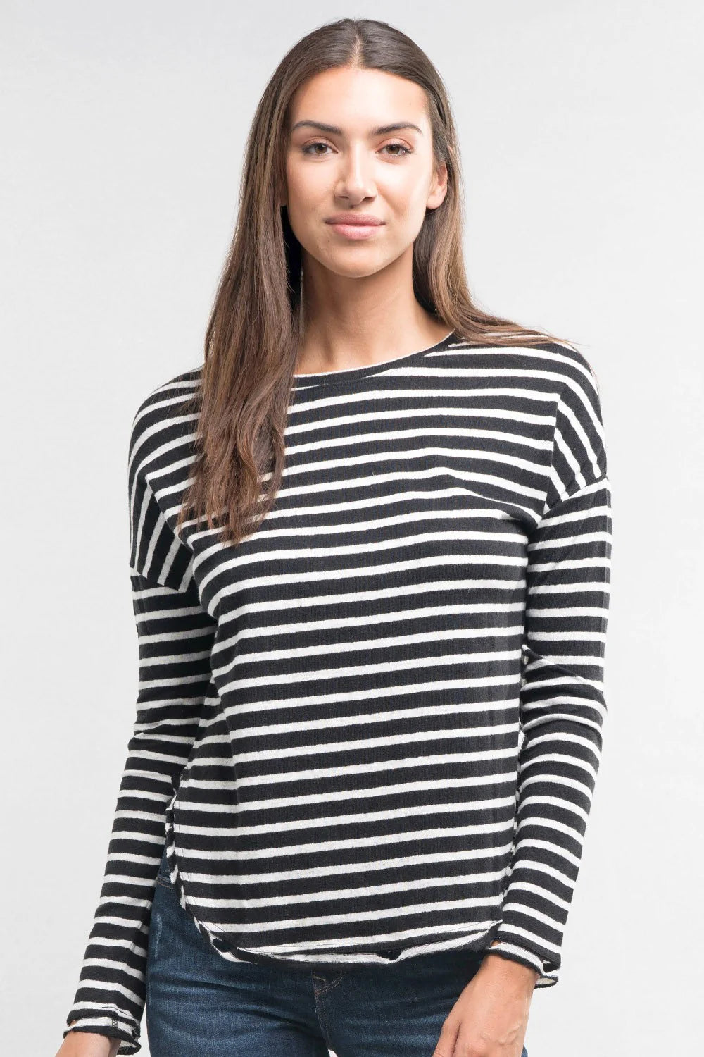 LINEN STRIPED L/S HEM TEE IN BLACK/IVORY FRONT VIEW