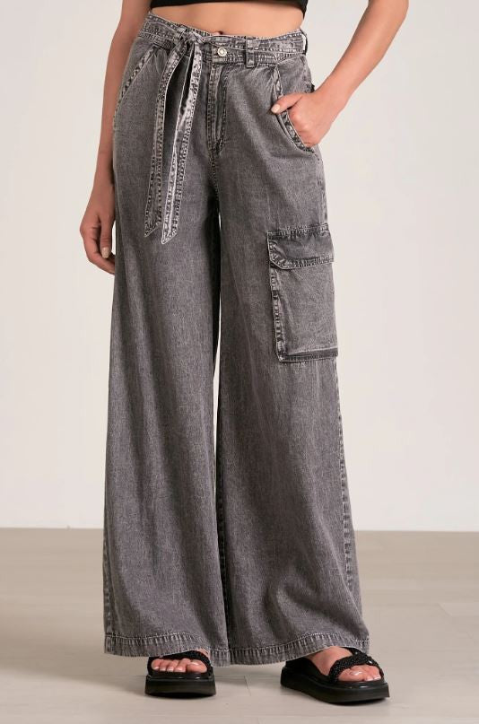 Wide leg cargo pant in black front view