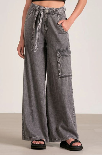 Wide leg cargo pant in black front view