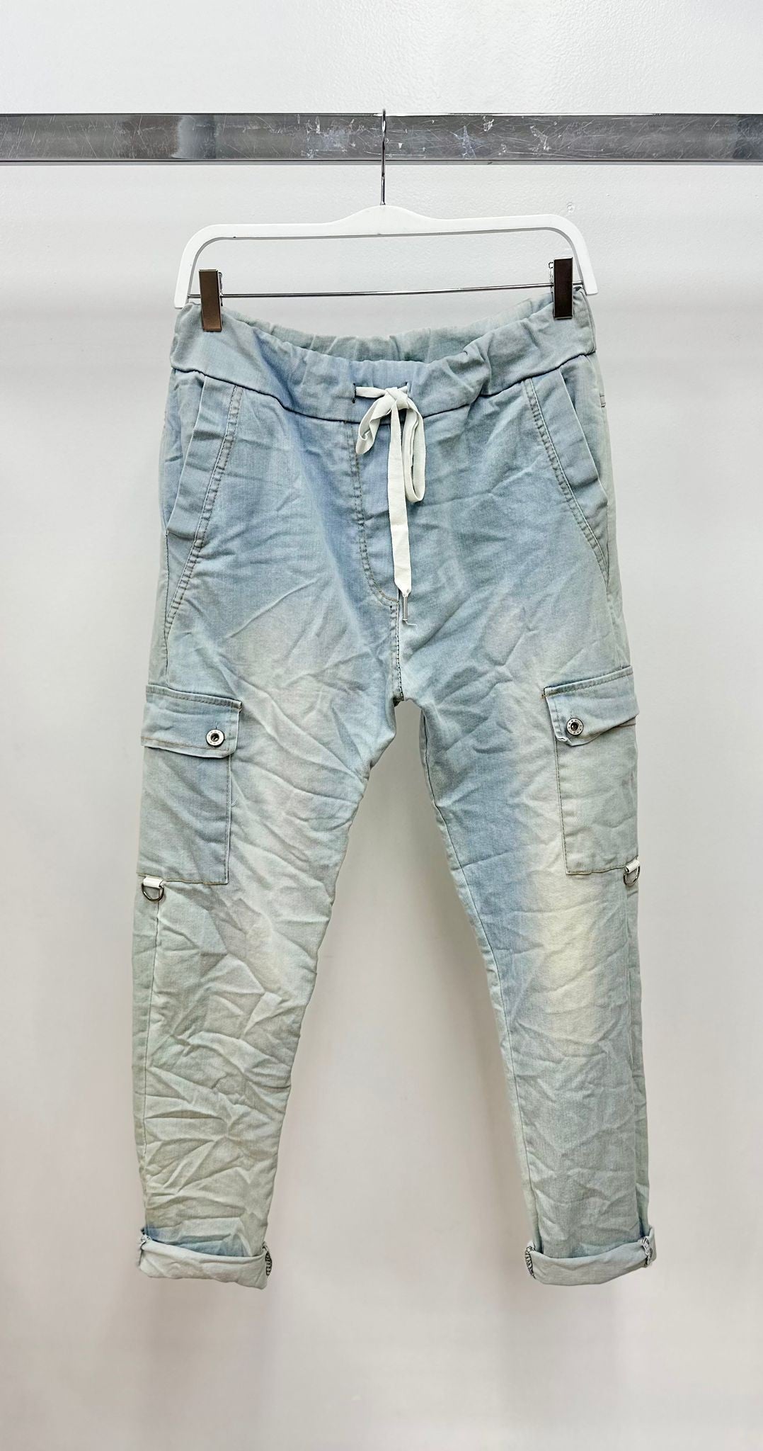 WASHED DENIM CARGO CRINKLE JOGGER