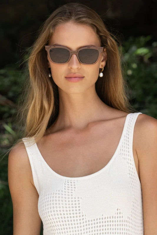 HIGH TIDE POLARIZED SUNGLASSES TAUPE GRADIENT FRONT VIEW