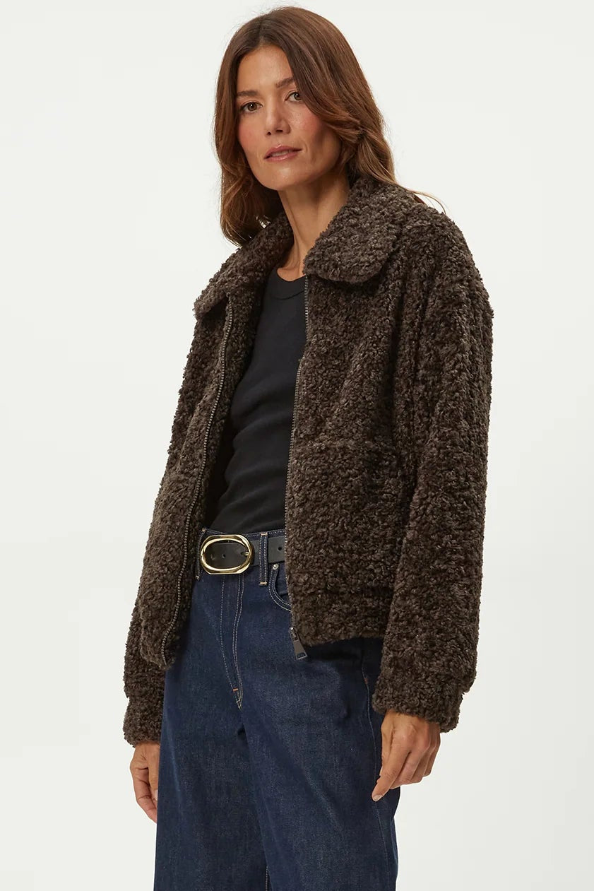 ZIGGY FAUX SHEARLING JACKET IN JAVA SIDE VIEW