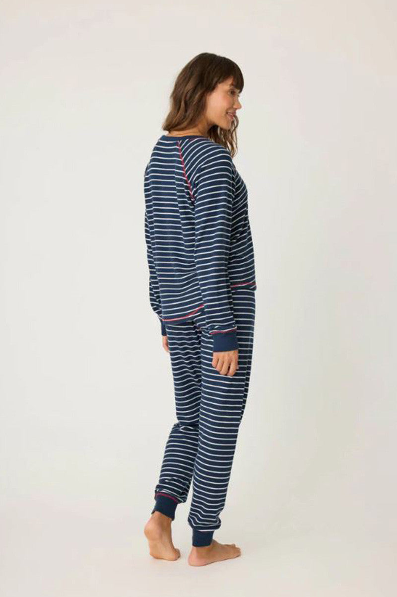 Snowflake kiss jam pant in midnight back view

