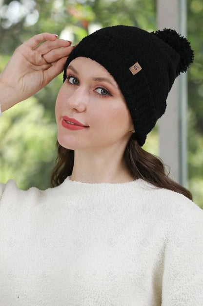 BEANIE w/POMPOM