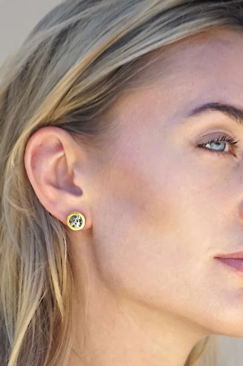 FLORA COIN STUDS in gold/vs