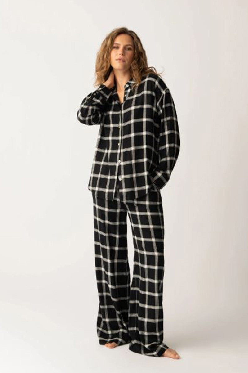 Cozy & Chic pant in black plaid