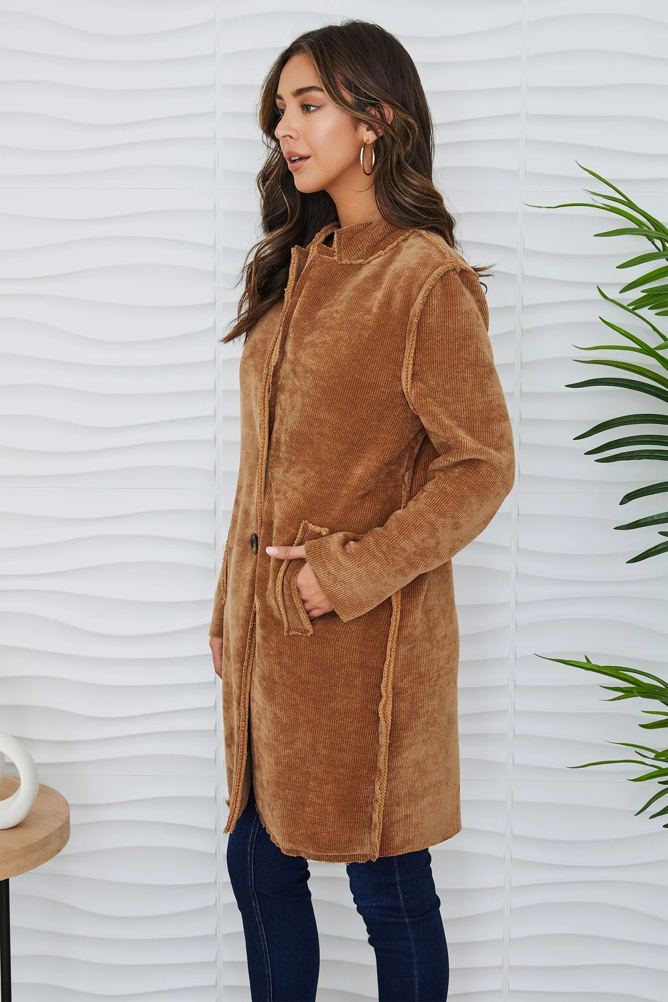 COZY CORDUROY MID JACKET IN CAMEL SIDE VIEW