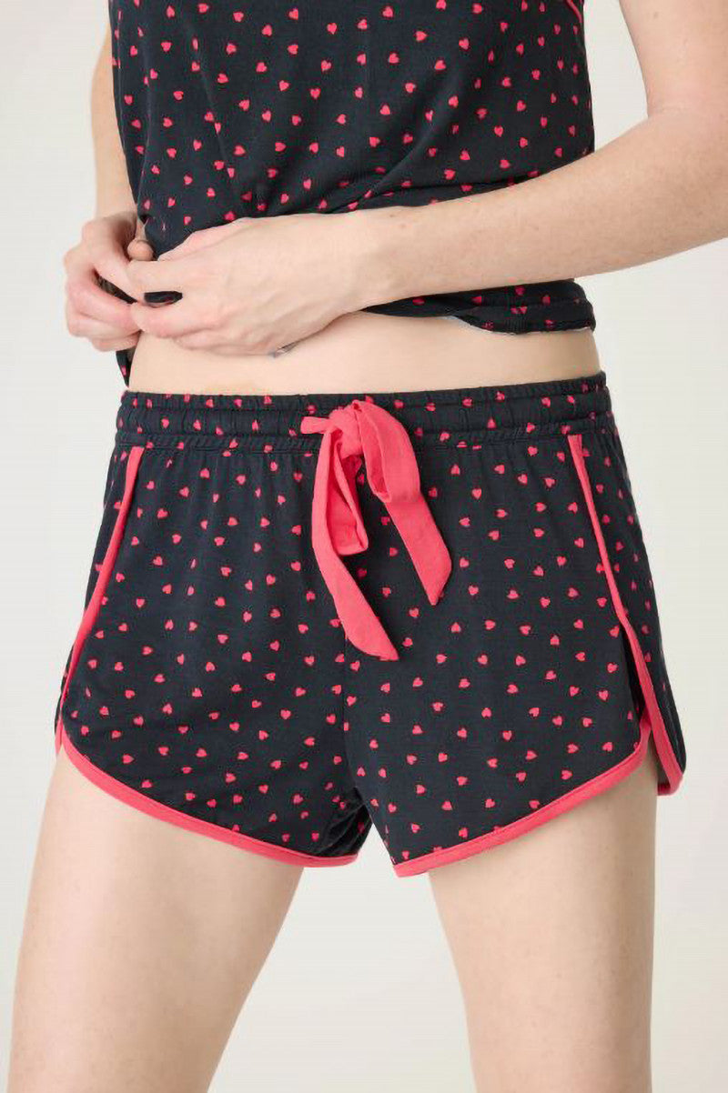 Sweet dream short in black with red hearts front view