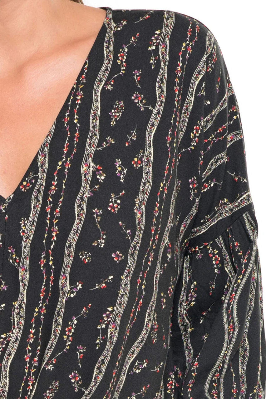 FLORAL TWIST FRONT TOP IN BLACK COMBO CLSOEUP VIEW