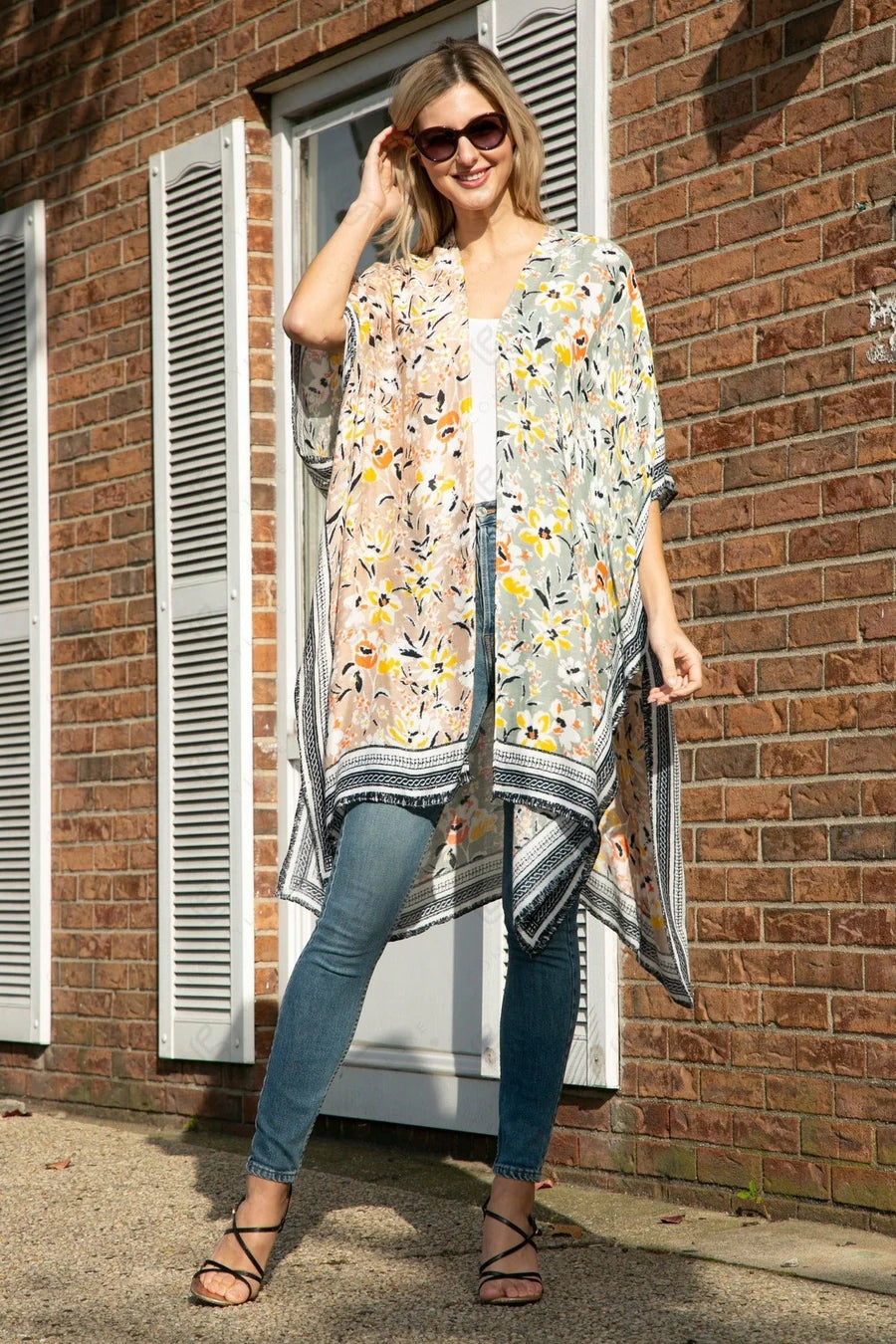 Floral print kimono with scalloped border hem and open front, brown base