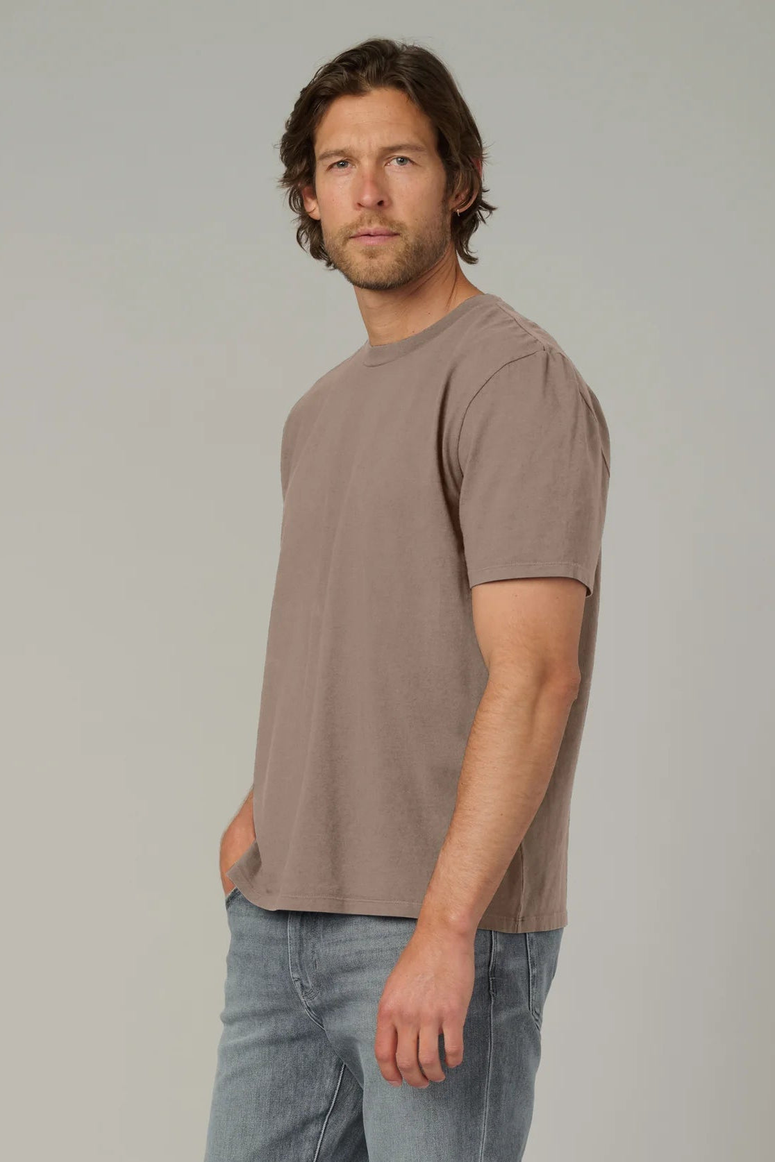 BESPOKE TEE IN FALCON SIDE VIEW