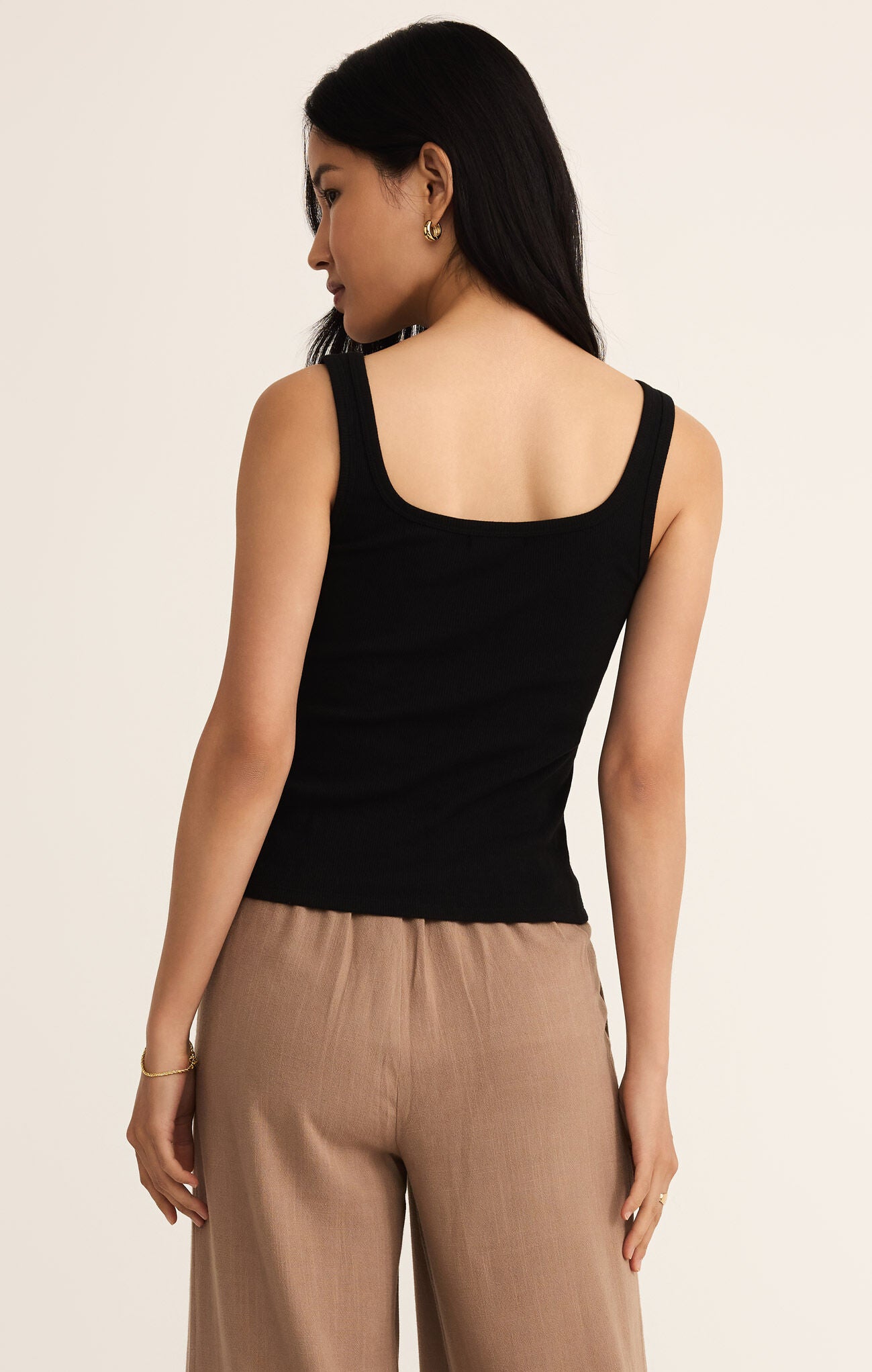 Danya tank in black back view
