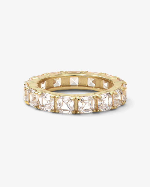 Lil Queens ring in gold with white diamonds