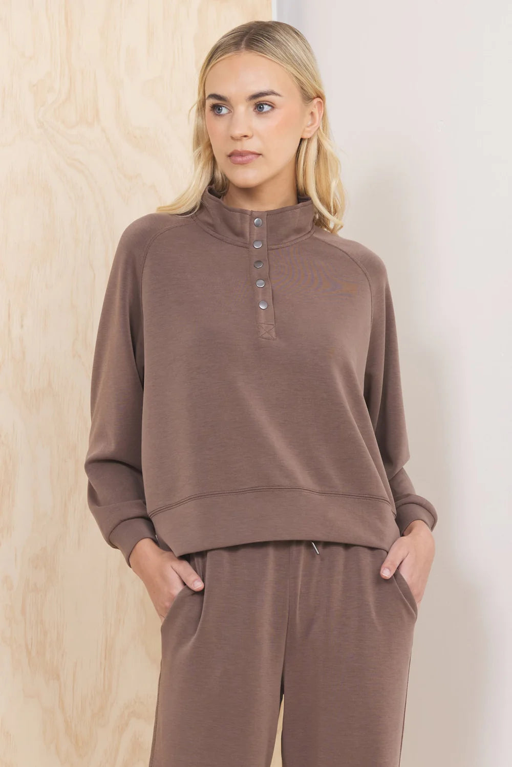LUXE CLOUD HENLEY PULLOVER IN JAVA FRONT VIEW