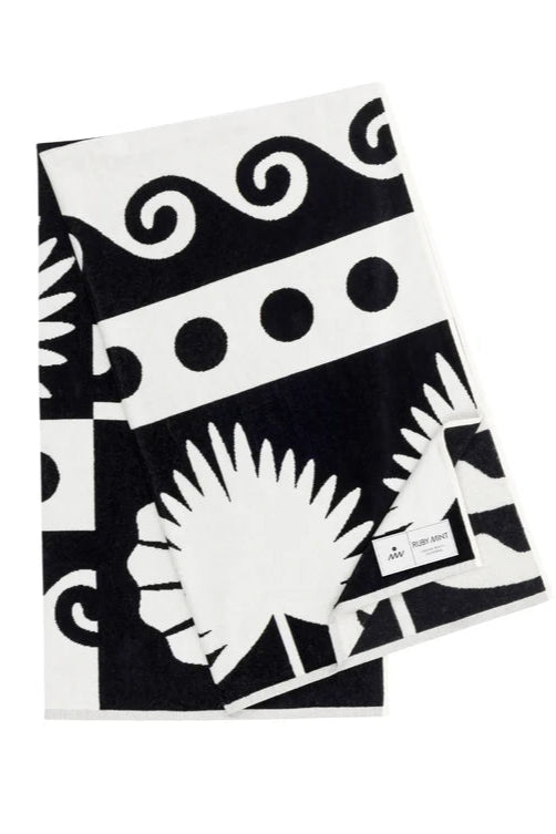 SIFNOS TOWEL IN BLACK AND WHITE FOLDED VIEW