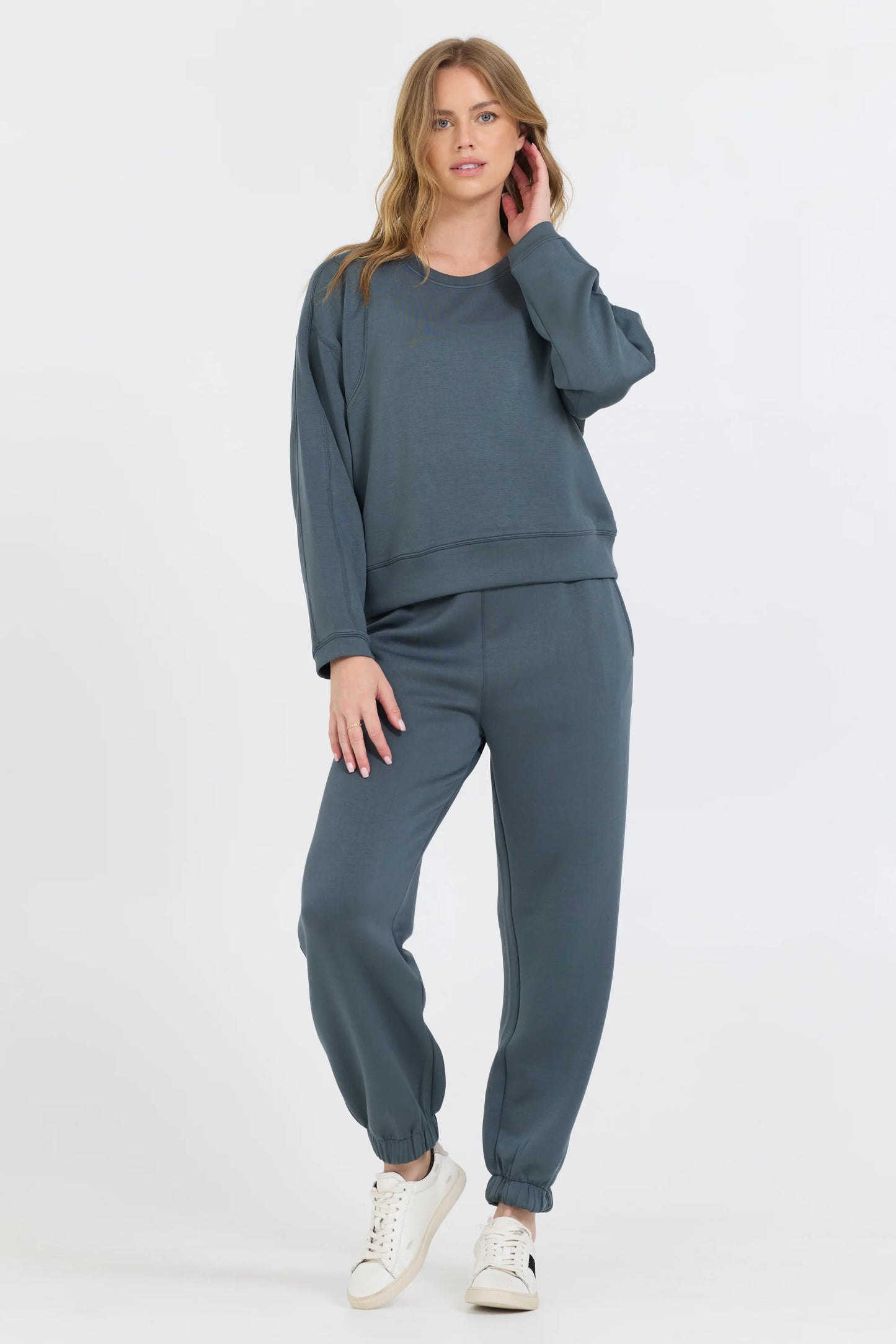 Cloud fleece crewneck in mountain grey front view