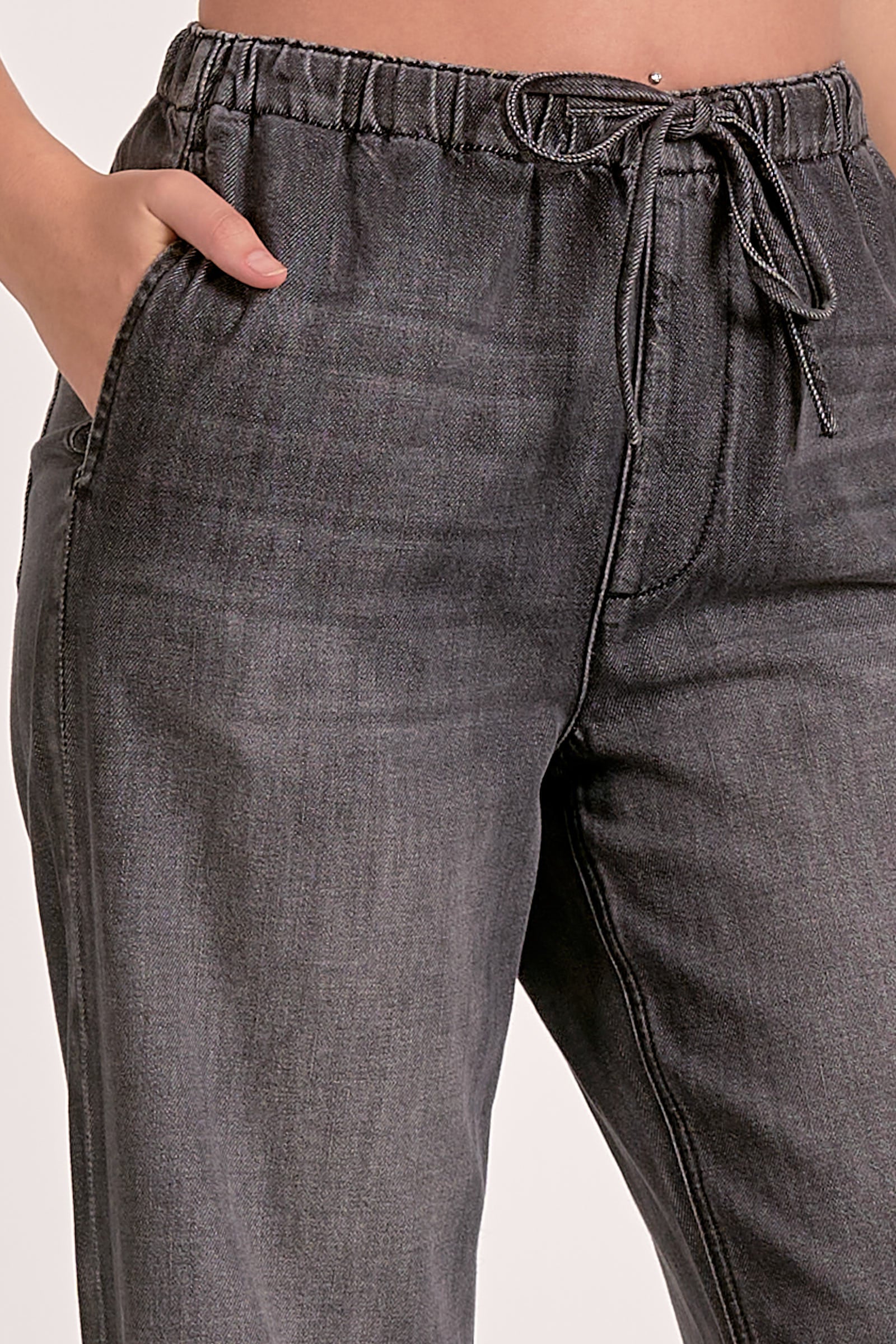DRAWSTRING PANT IN BLACK WASH CLOSEUP VIEW