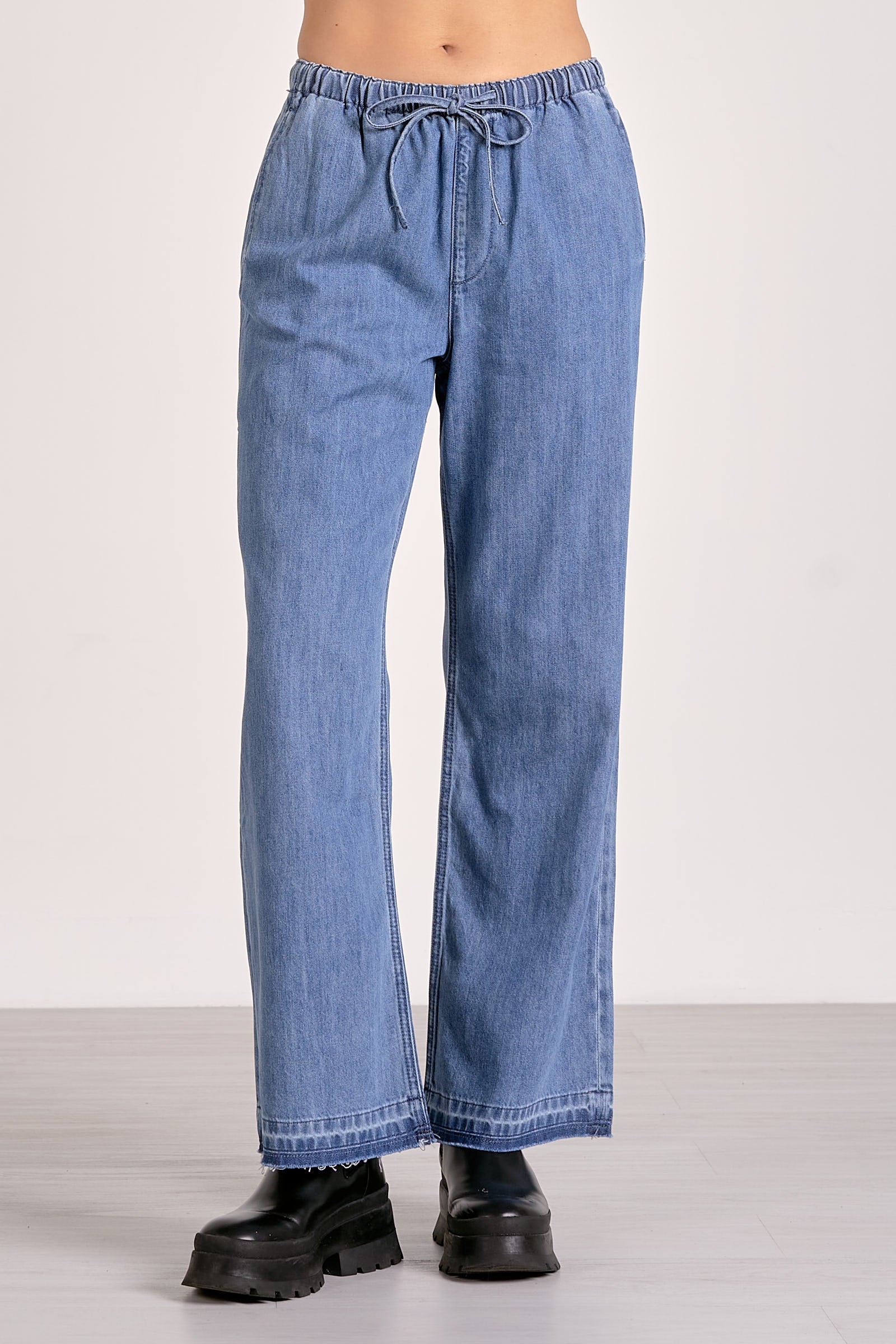 DRAWSTRING PANT IN DENIM BLUE FRONT VIEW